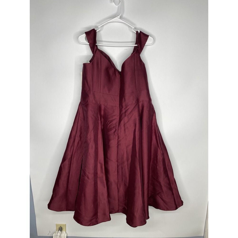 Davids Bridal Off-the-Shoulder Tea-Length Bridesmaid Dress Wine F19743 - Picture 3 of 6